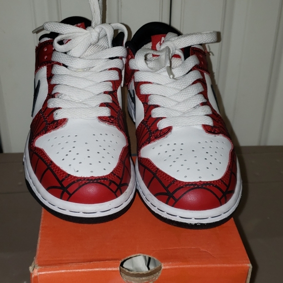spiderman nike dunks